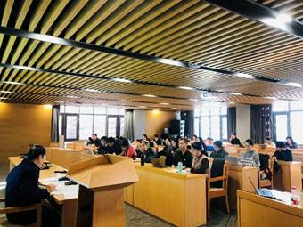 即时比分
、非洲学院党总支举办理论学习中心组扩大学习